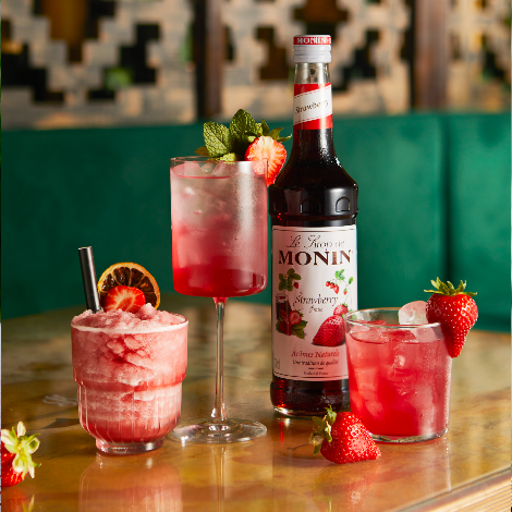 Monin Strawberry Flavouring Syrup (700ml) - Discount Coffee
